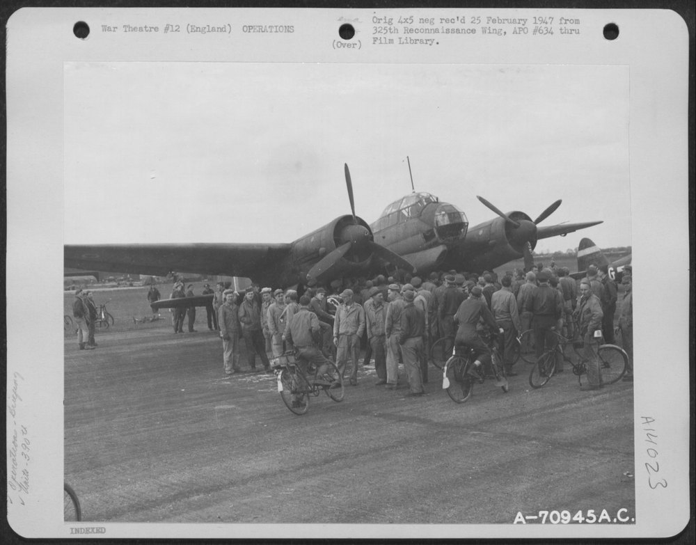 390th Bomb Group Briefing England