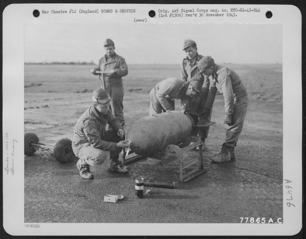 8th Air Force bomb fusing at Thurleight