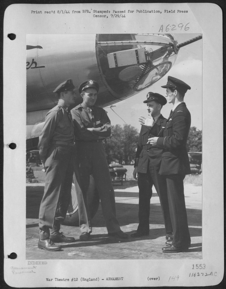 9th AF Marauder Officers Receive Tips