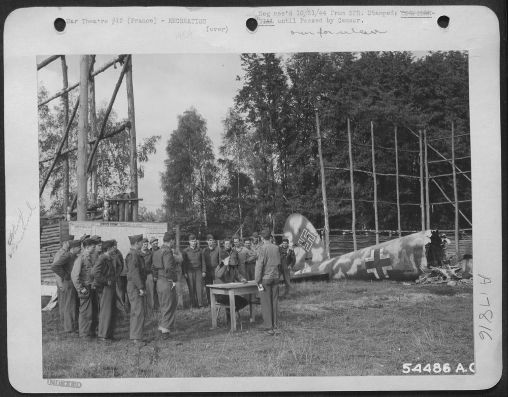 9th Air Force soldiers casting ballots