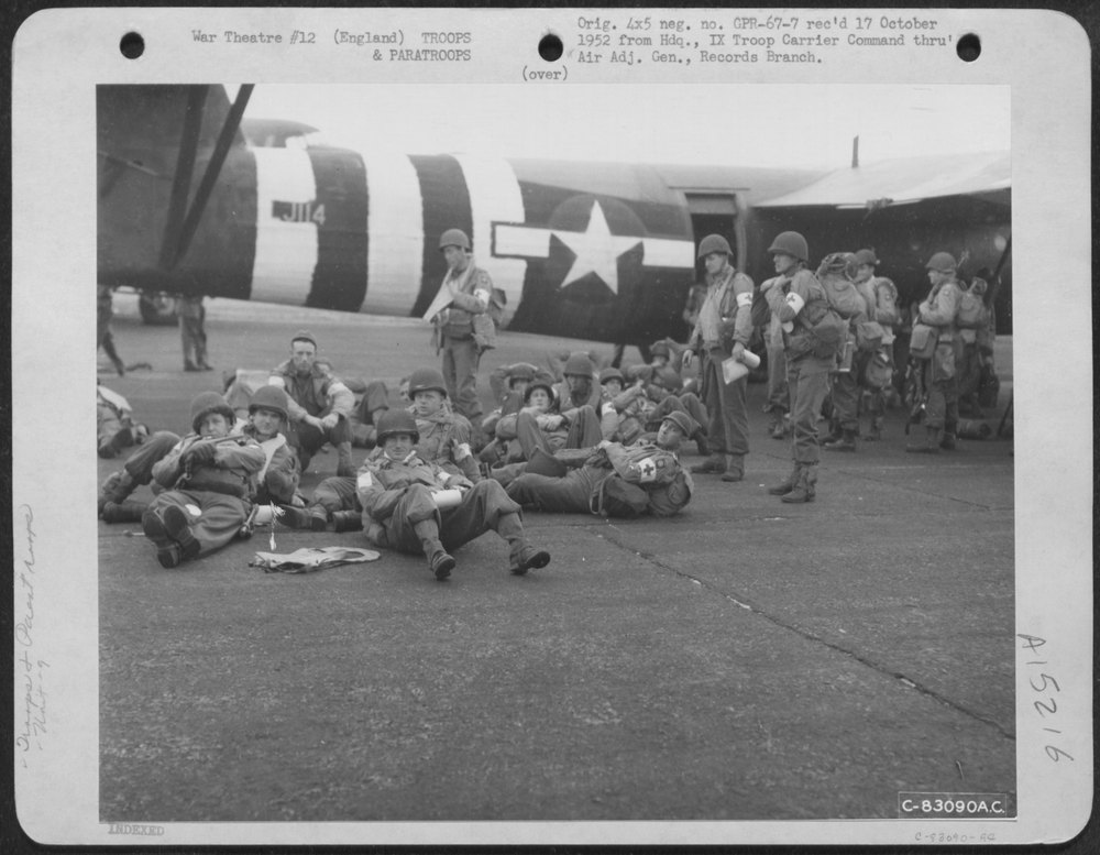 Airborne Infantrymen In England