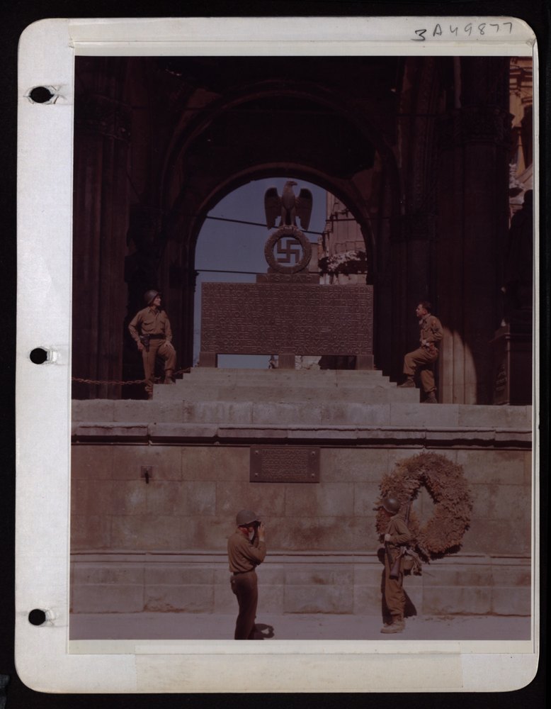American Gi's At Hitler Putsch Scene Munich