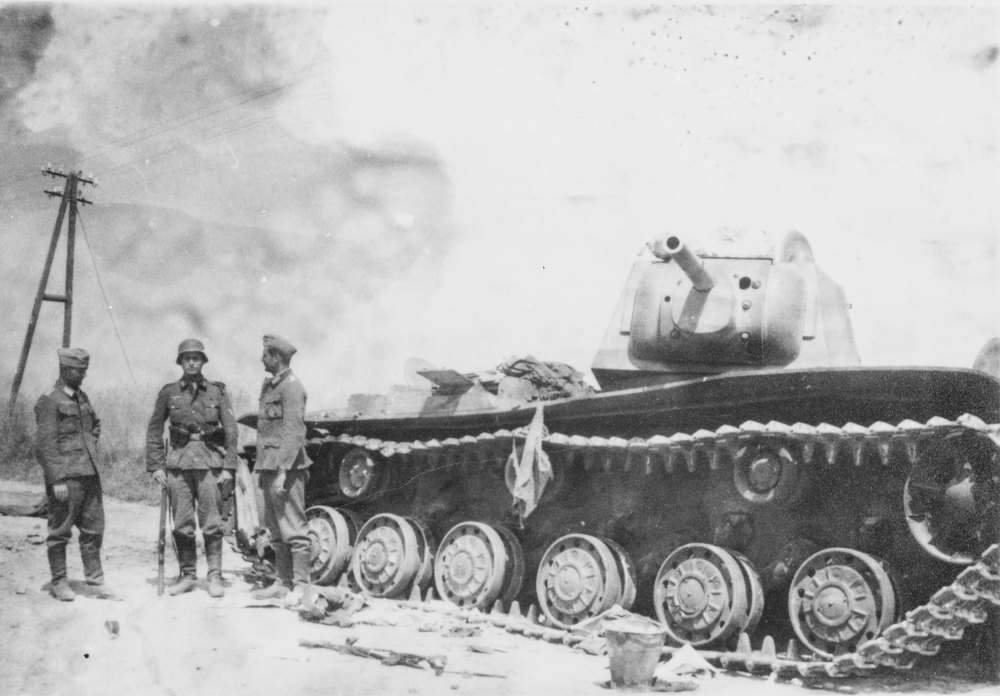 An important event as this is the first destruction of a Russian 52 tonne tank