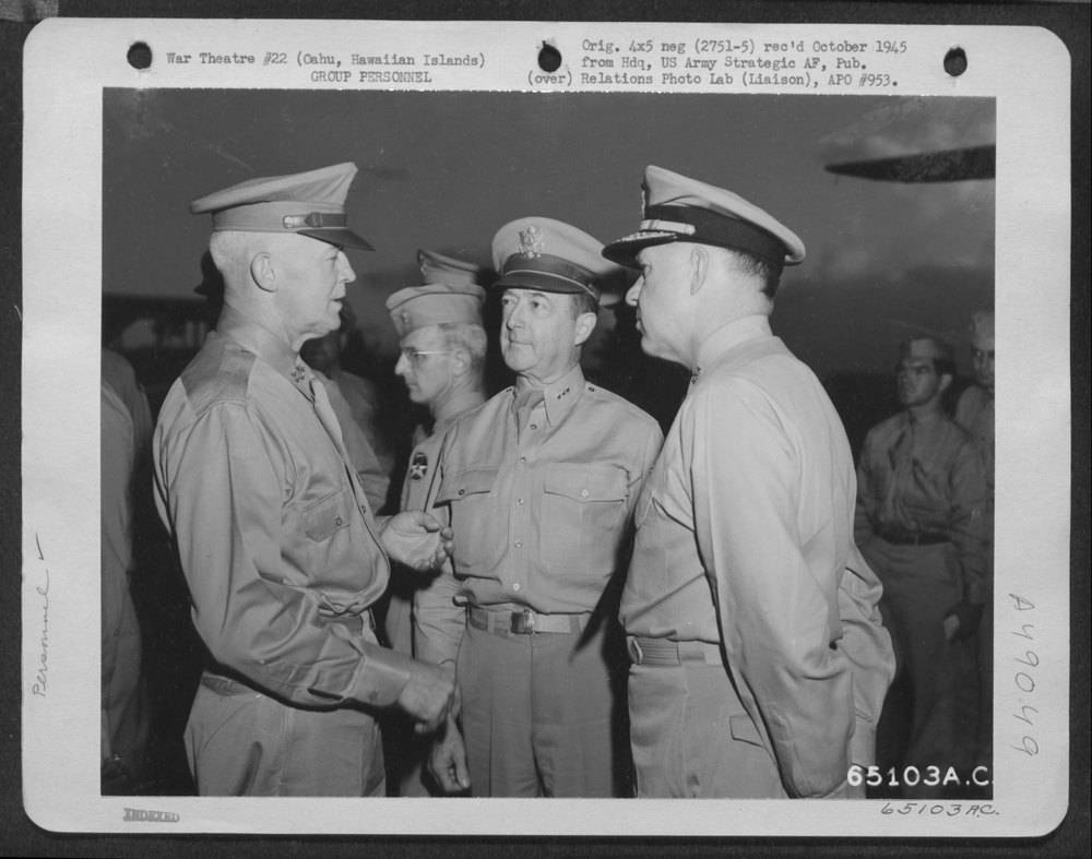 Arnold greeted at Hickam Field