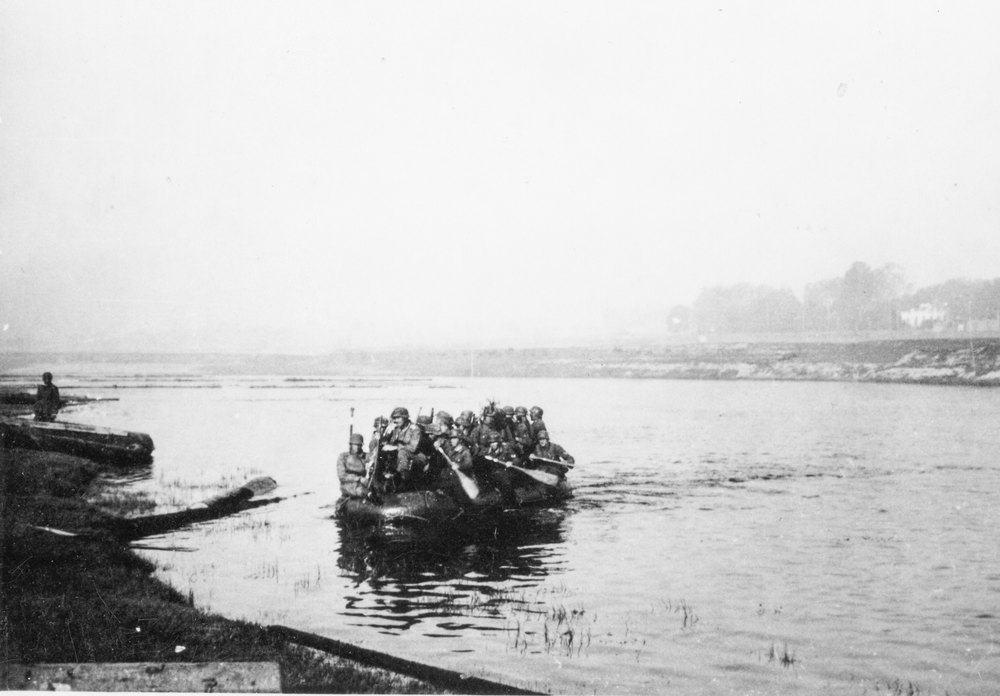 Assault troops crossing the Dnieper river