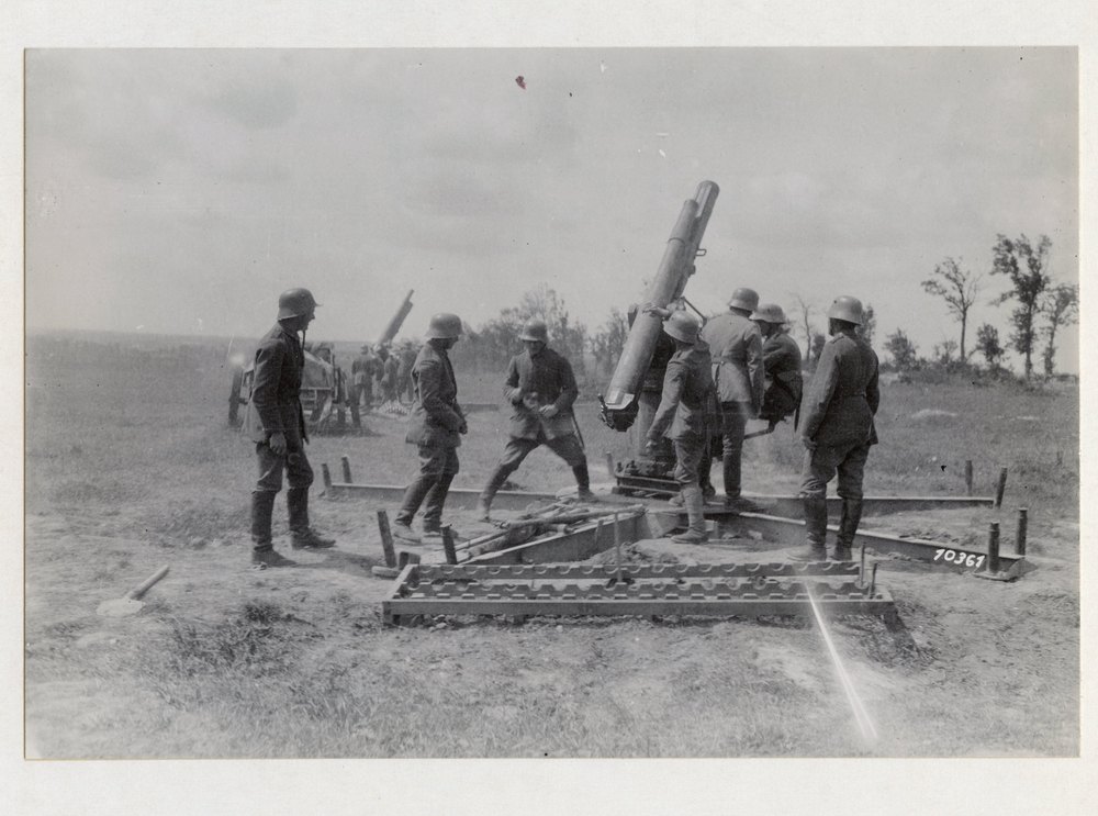 At the anti-aircraft gun, Between Laon and Soissons