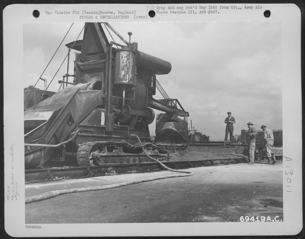 Aviation Engineers At Bassingbourne