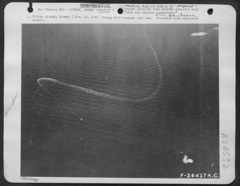 B-17 crashes into sea Norway