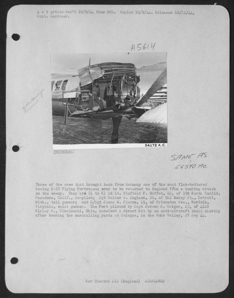 B-17 crew in England
