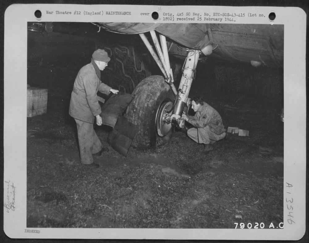 B-17 Flying Fortress grounded at Dawlish