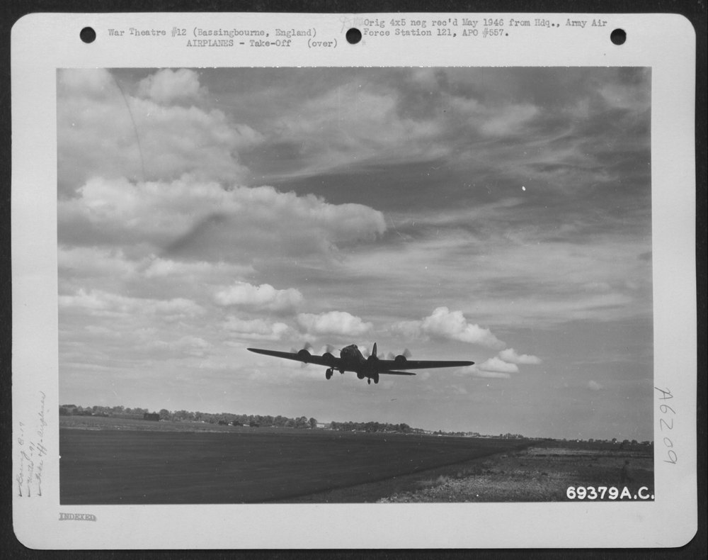 B-17 Flying Fortress takes off Bassingbourne