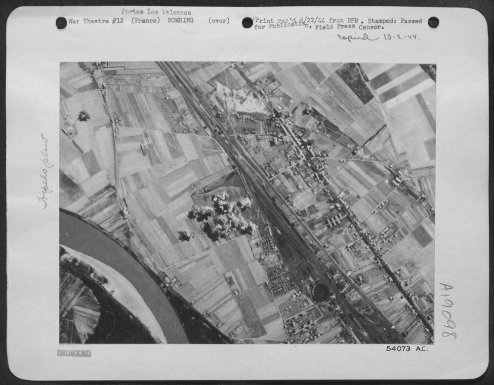 B-17 Flying Fortresses attack Portes Les Valences