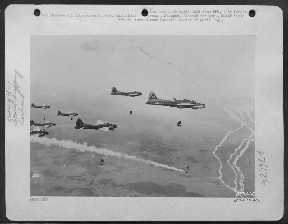 B-17 Flying Fortresses bomb Elsterwerda