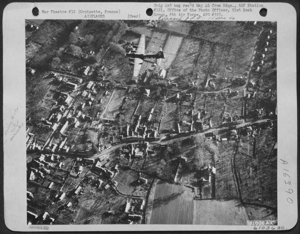 B-17 Flying Fortresses over Croisette