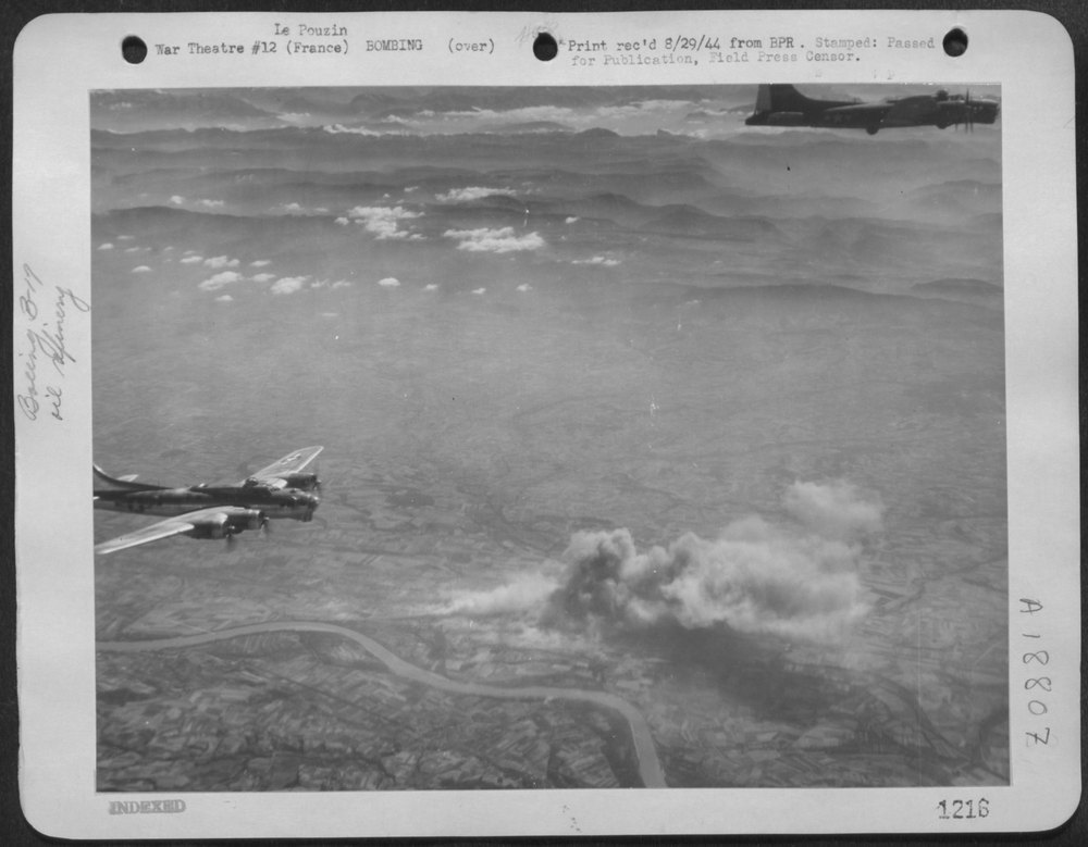 B-17 Flying Fortresses over Le Pouzin