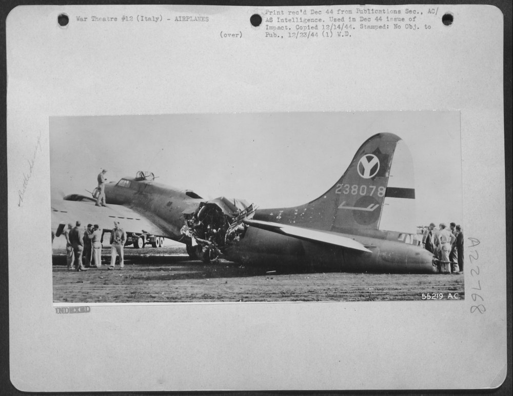 B-17 over Debreczen railyards