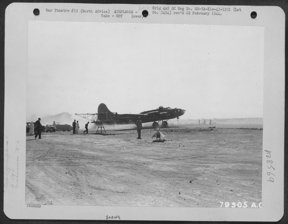 B-17 takes off from Oujda