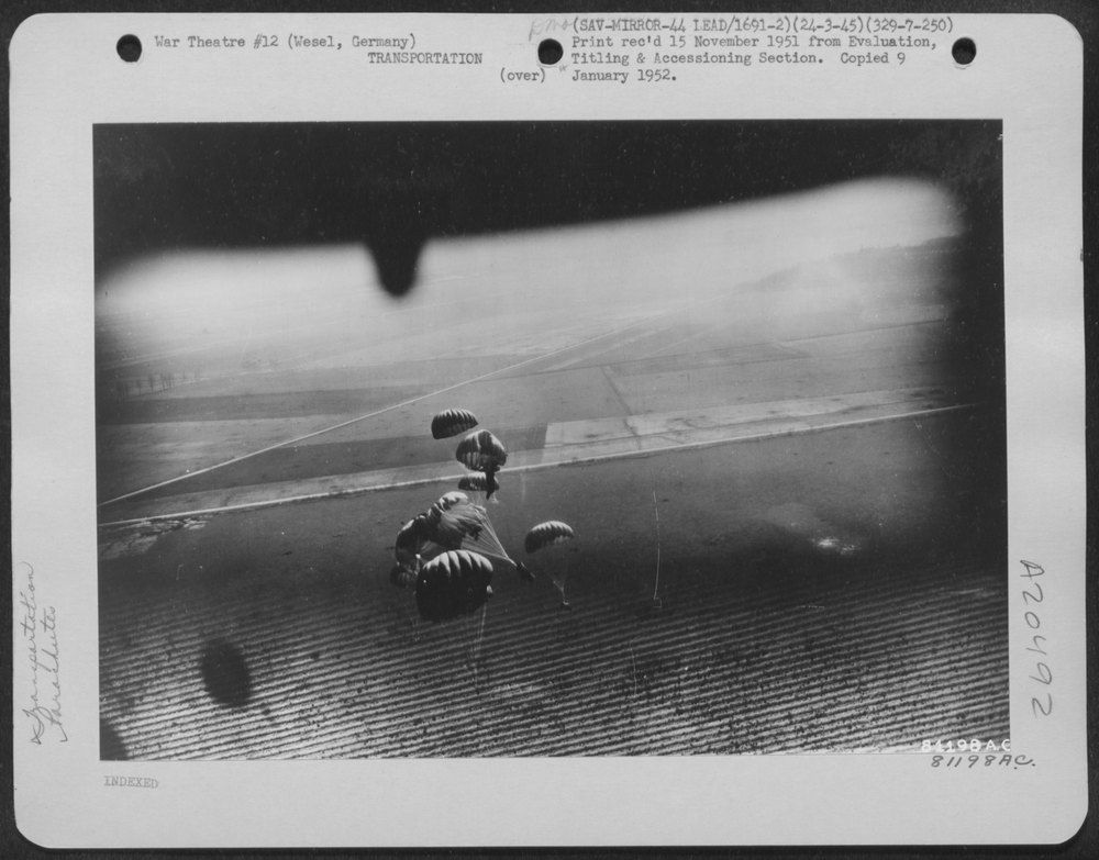B-24 drops troops at Wesel