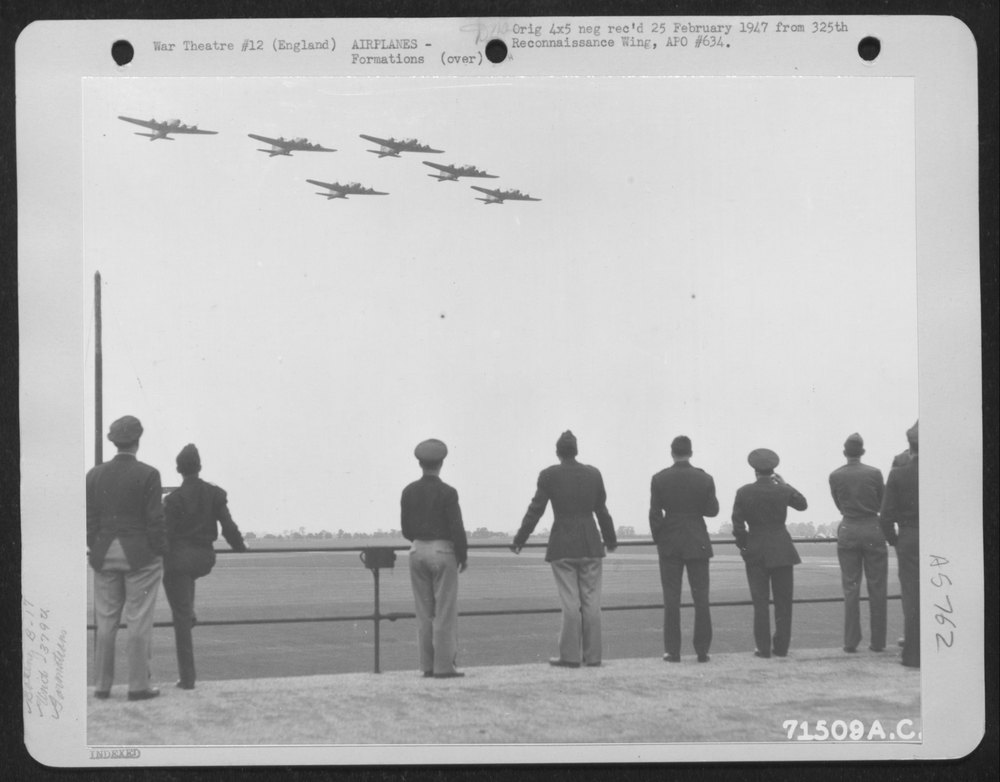 B17 Flying Fortresses return to 8th Air Force base