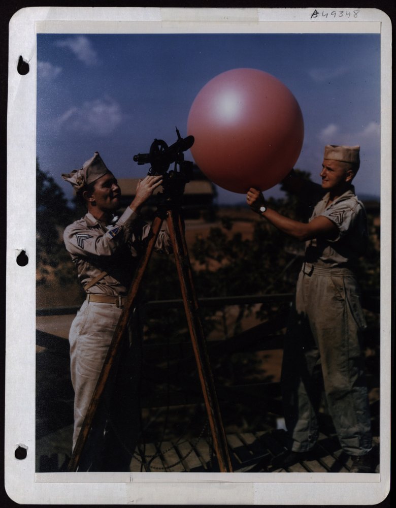 Balloon run observers Panama