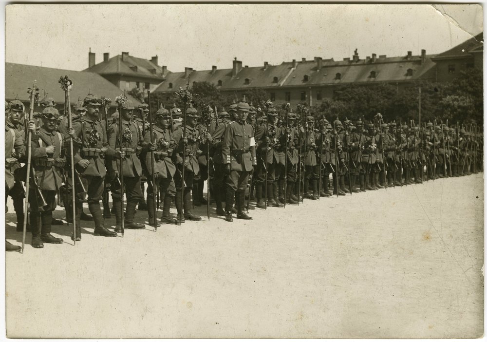 Bavarian infantry with alpenstocks and mountain boots