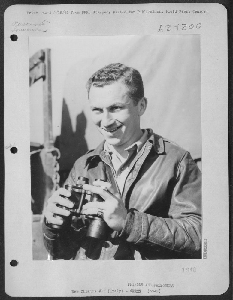 Binoculars from Rumania evacuation