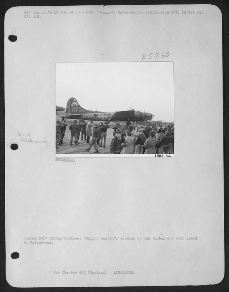 Boeing B-17 Flying ofrtress "Hell's Angels", warming up and taxing
