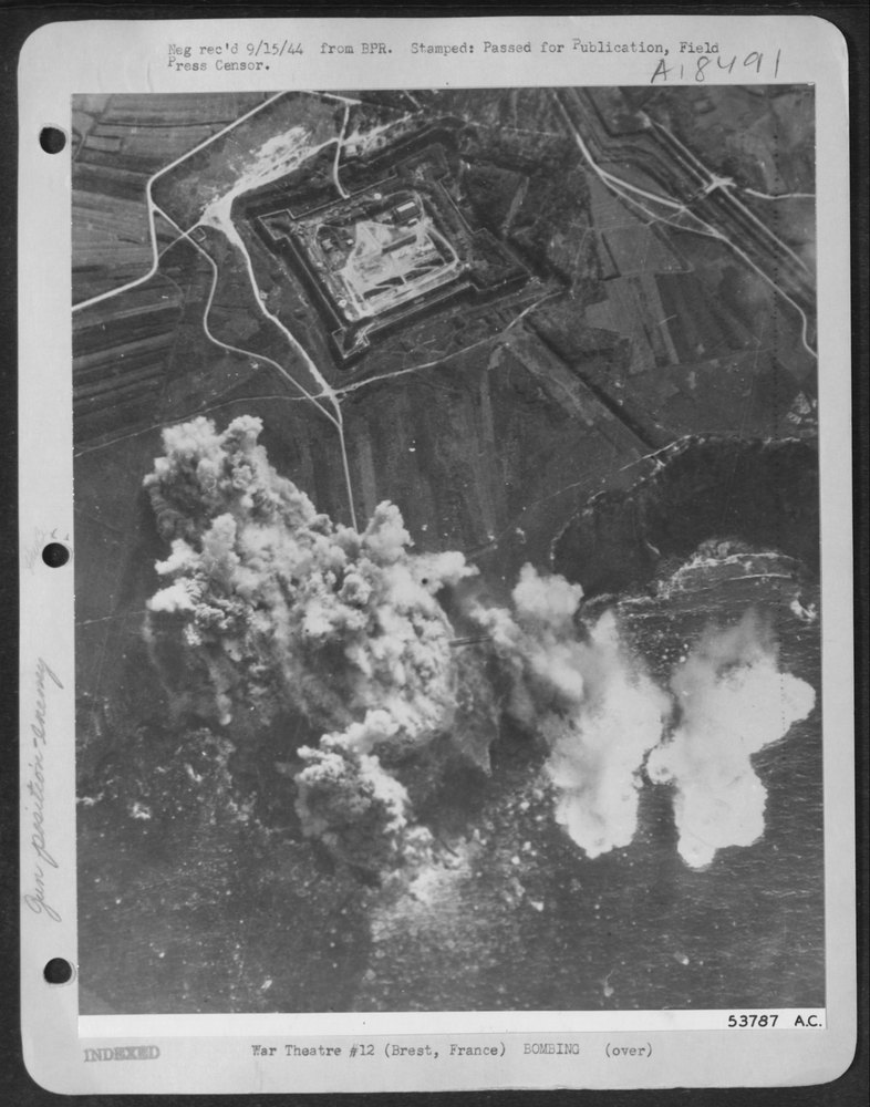 Bombers attack Brest Peninsula