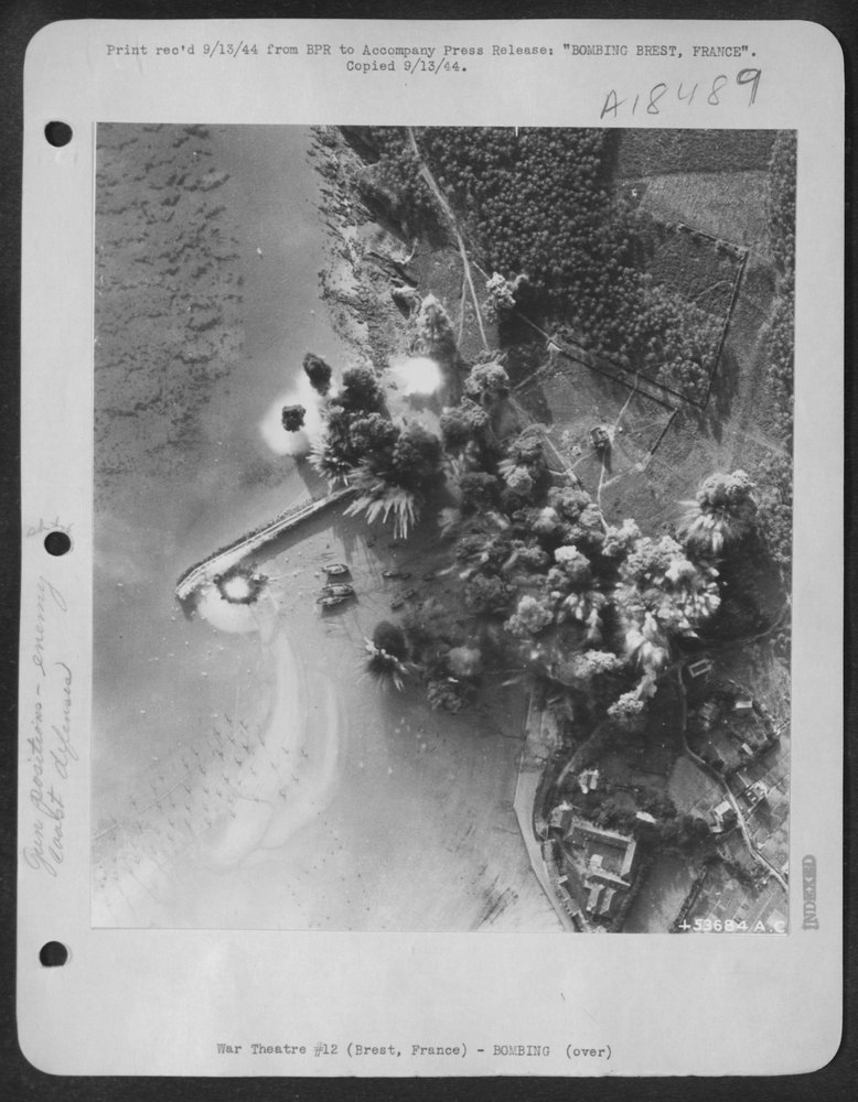 Bombs on Brest peninsula