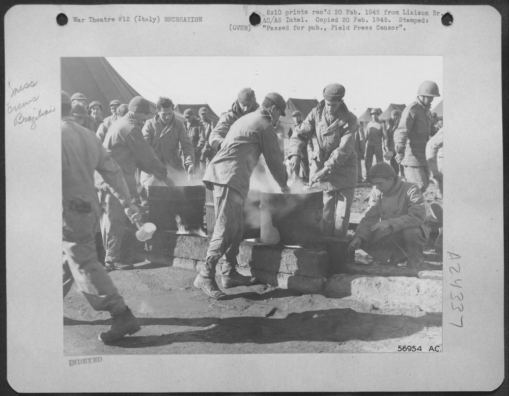 Brazilian GI chow line in Italy