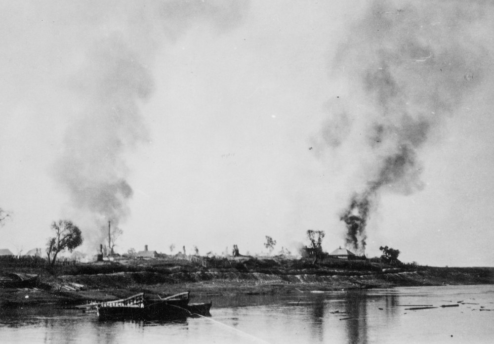 Burning down the town of Kogys
