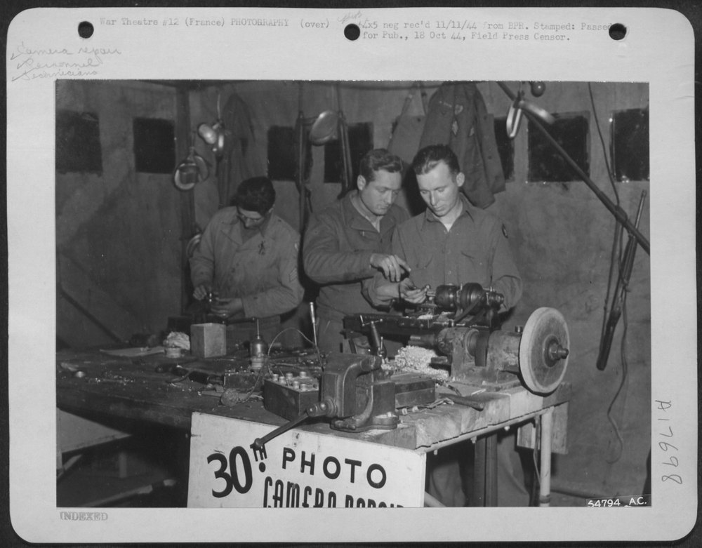 Camera repair men in France