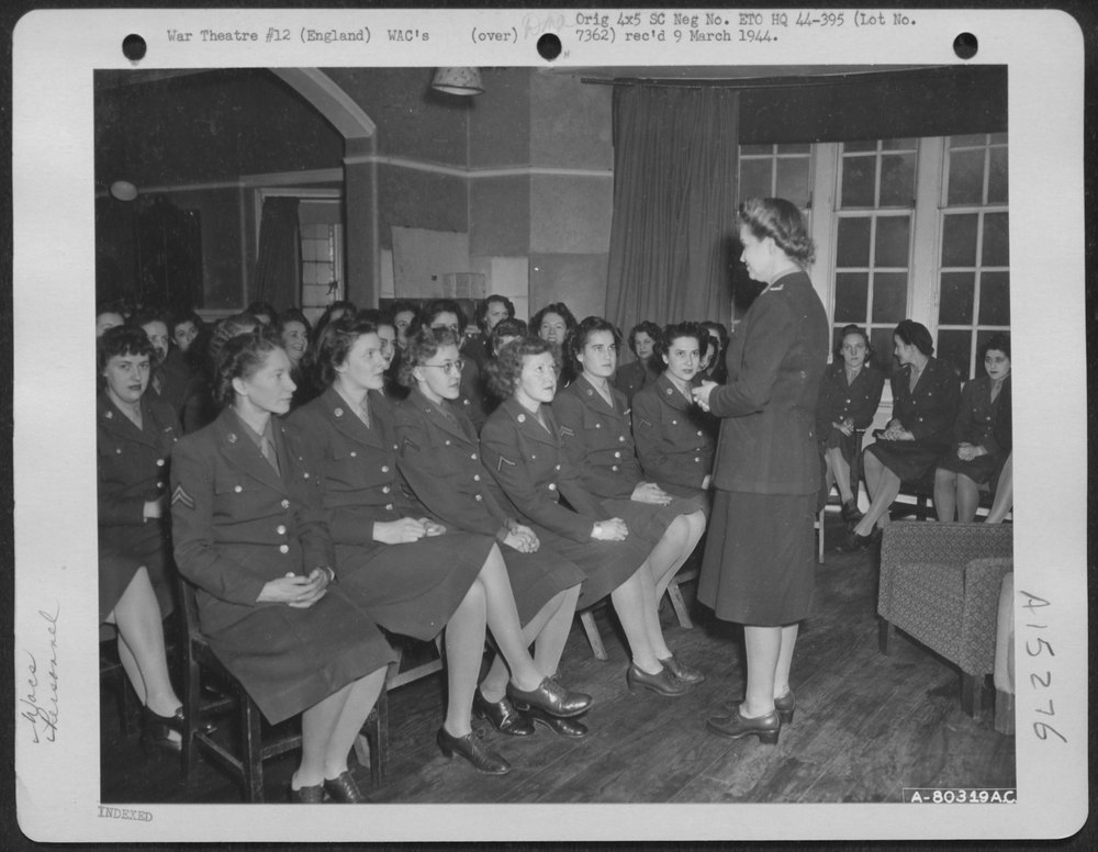 Colonel Hobby visits WACs England