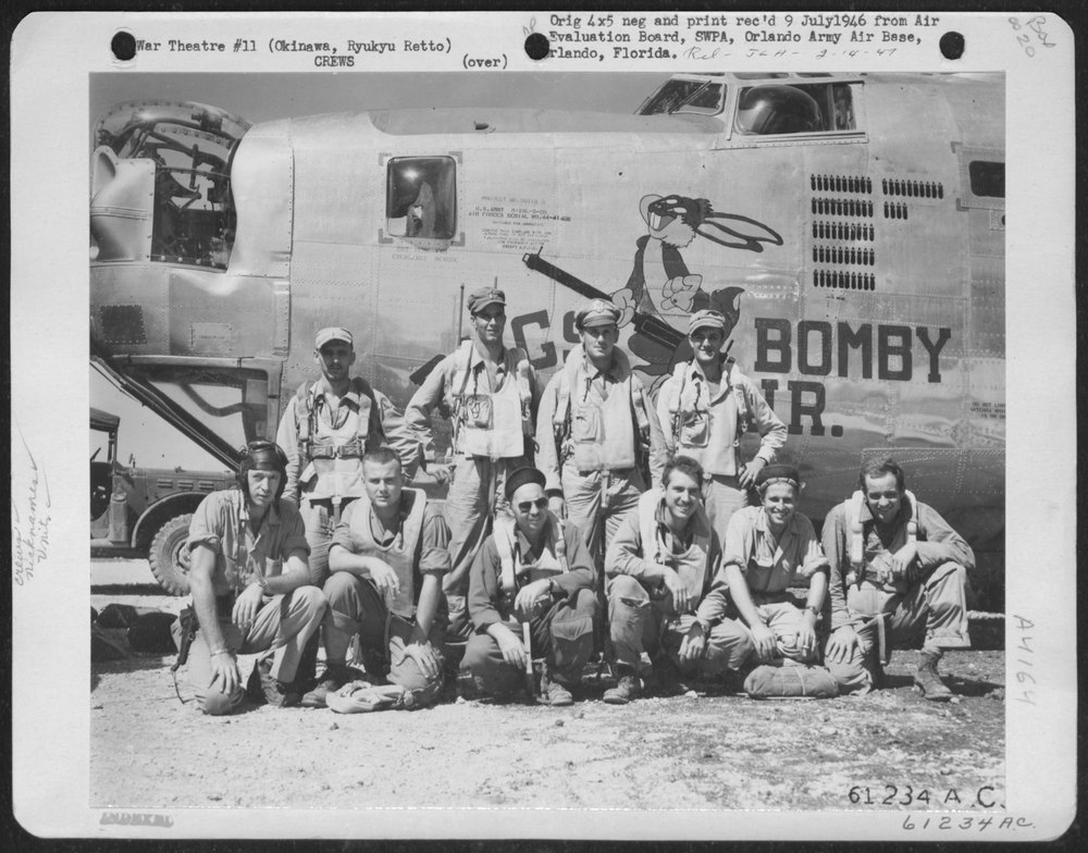 Crew of the Consolidated B-24 Liberator 'Bugs Bomby, Jr.'