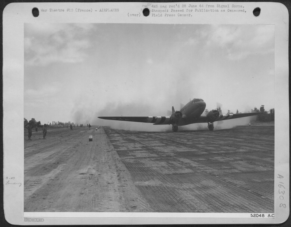 Douglas C-47 in France