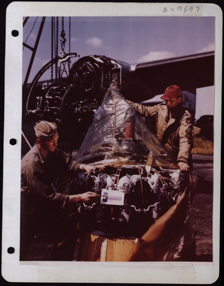 Engine change at 8th AF base
