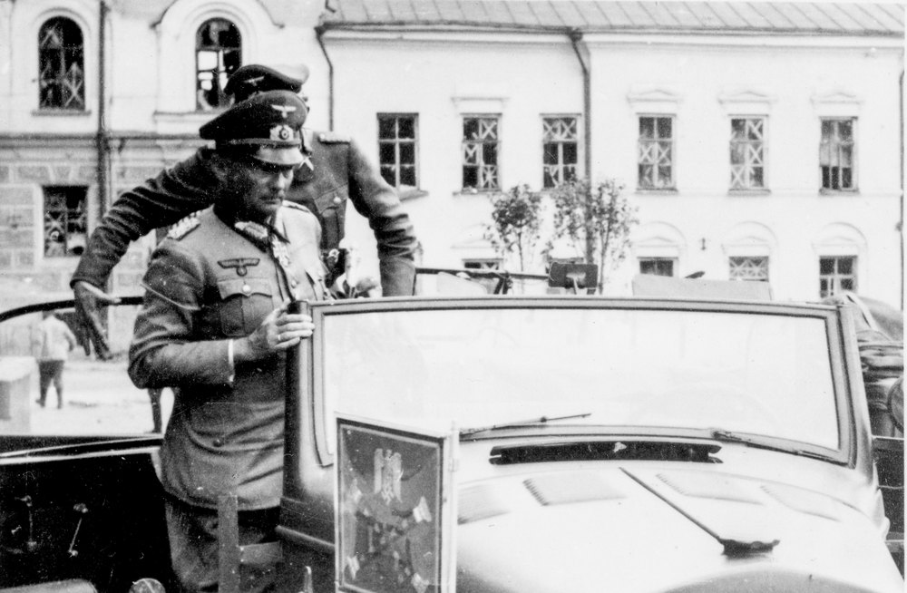 Field Marshal von Kluge visiting the divisional headquarters