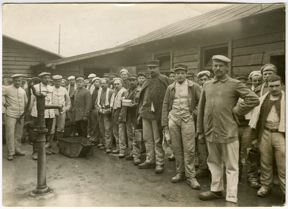 French bakers in a POW camp