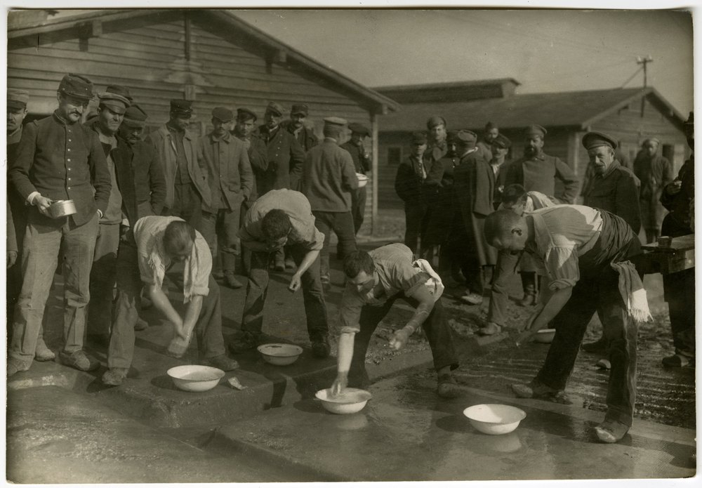 French prisoners washing hands