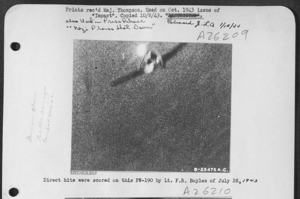 FW-190 hit by Lt F R Boyles