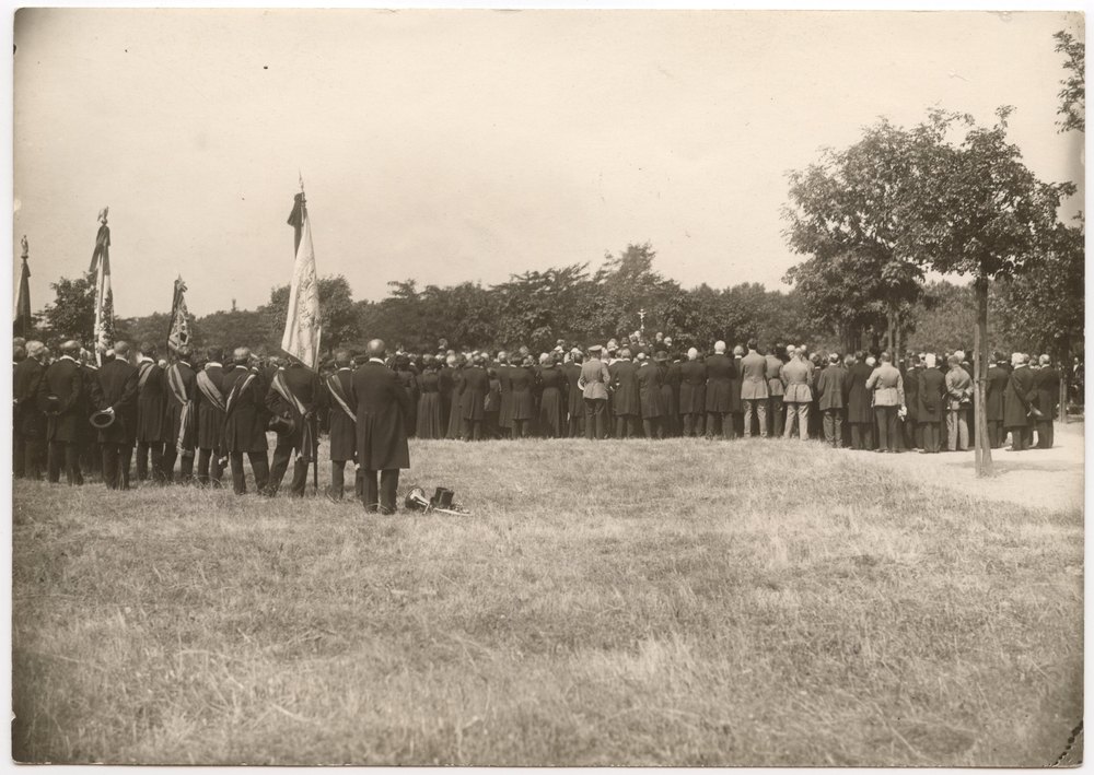 Gathering with flags of veterans' associations