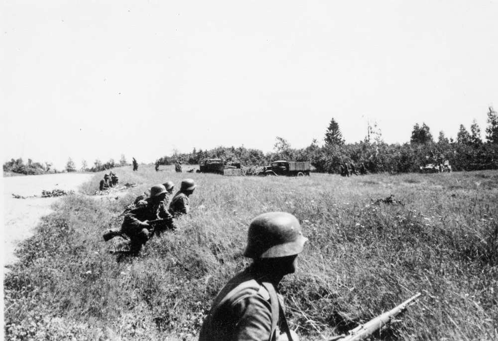German right flank is attacked at Lubnica