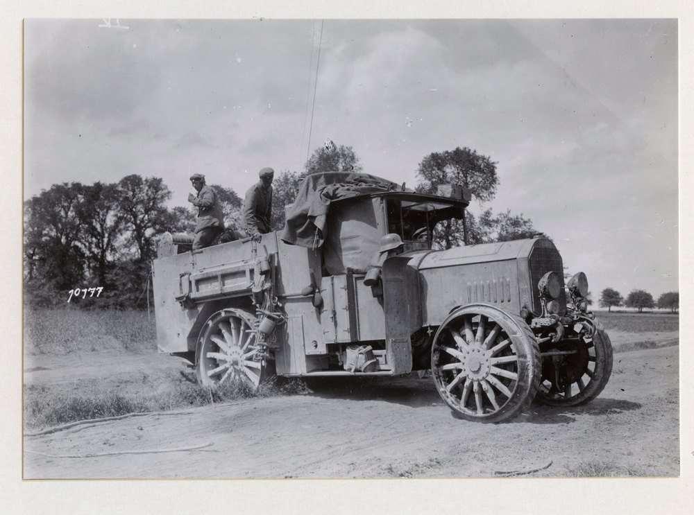 Heavy truck of a captive balloon with motor winch advances and pulls the balloon behind, The battles at Soissons