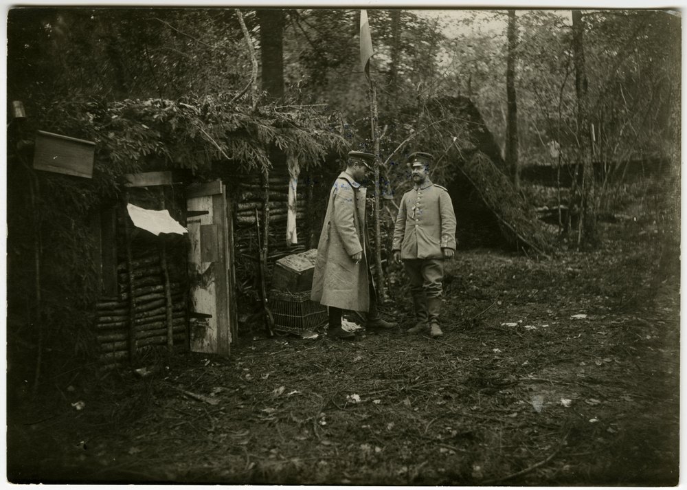 Huts for observation posts of heavy mortar batteries