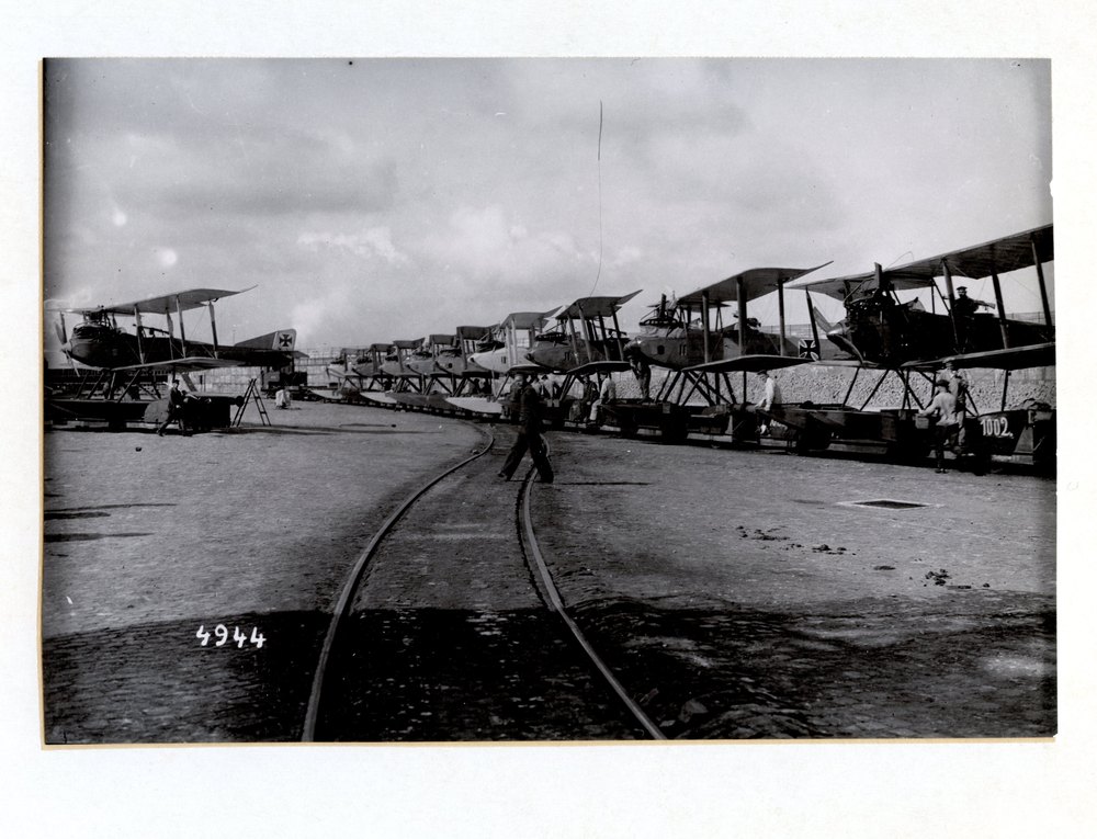 Hydroplane assembly at a flight station in Flanders