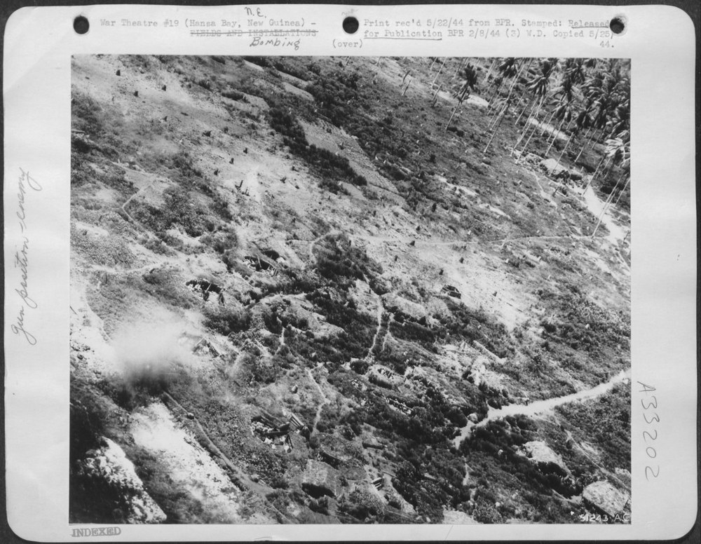 Japanese gunners at Hansa Bay