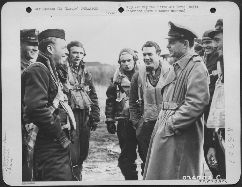Johnson talks to crew Berlin
