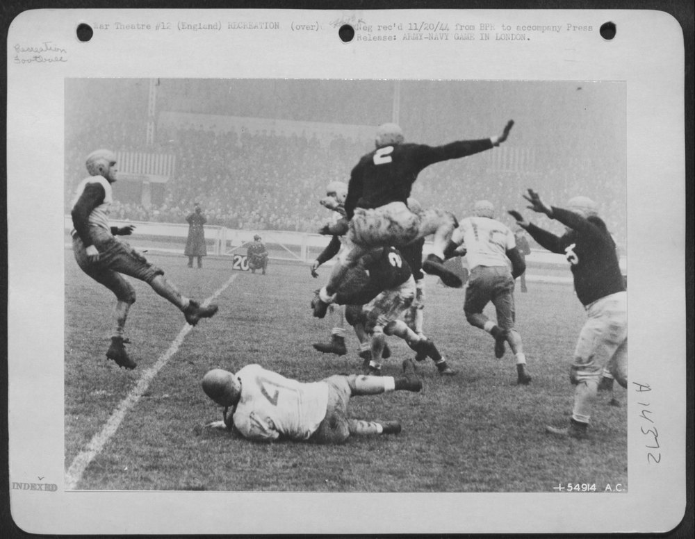 London gets a preview of the Army-Navy ofotball game when teams