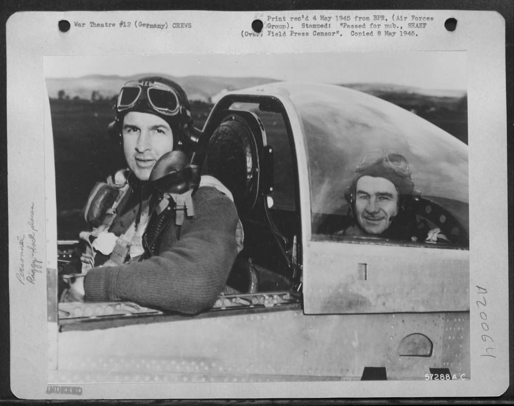 Lowell Thomas over Berlin