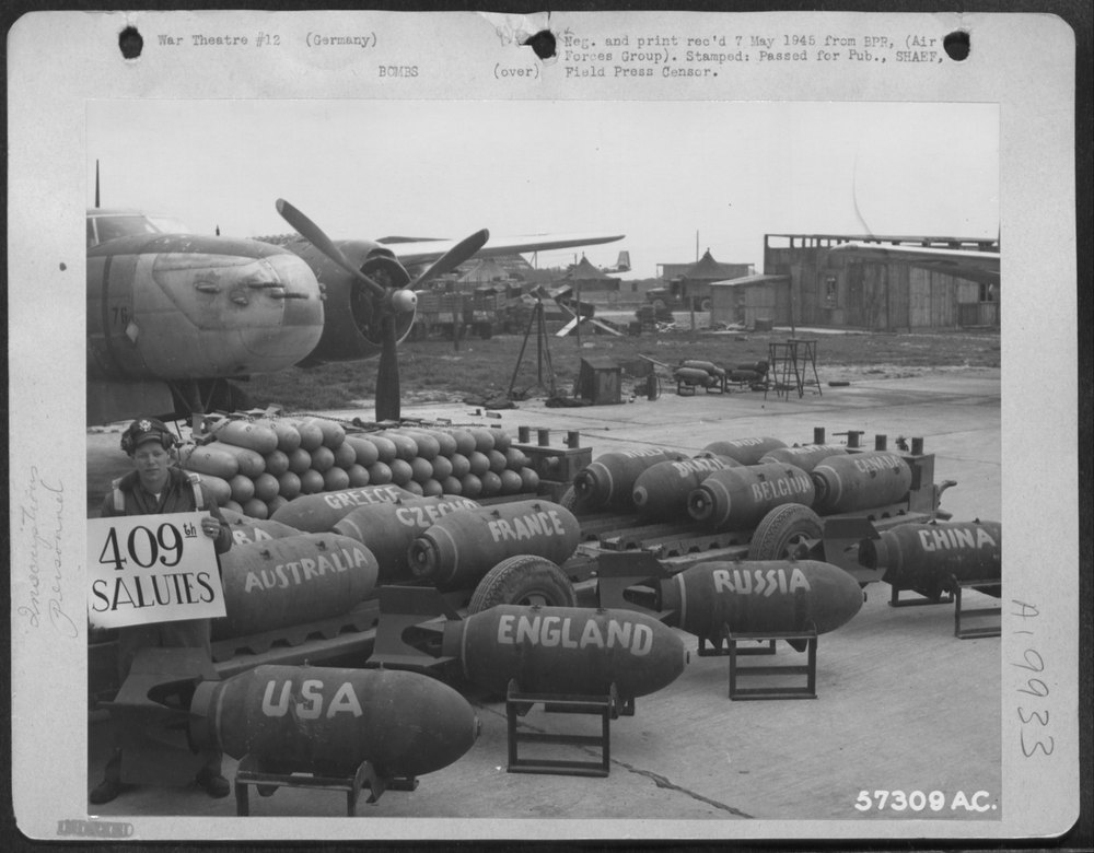 Lt Clopton Carries Bomb In San Francisco